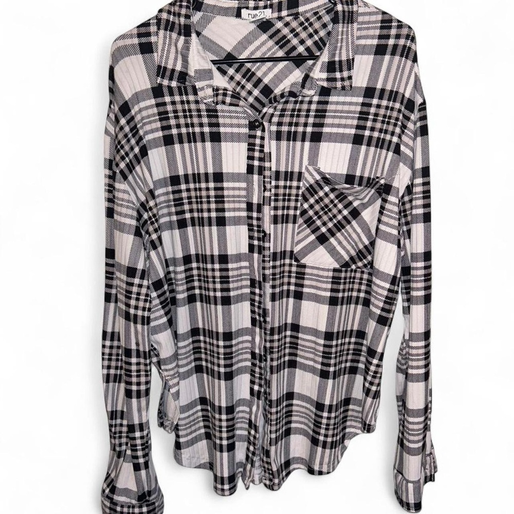 Rue21 Black and White Checkered Shirt